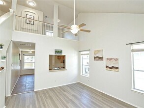 1117 Rawhide Trail in Cedar Park, TX - Foto de edificio - Building Photo