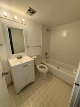 6995 NW 186th St in Hialeah, FL - Building Photo - Building Photo