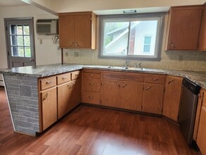 N 64 W23356-W24126 Main St in Sussex, WI - Building Photo - Building Photo