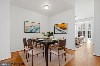 13123 Copper Brook Way in Herndon, VA - Building Photo - Building Photo