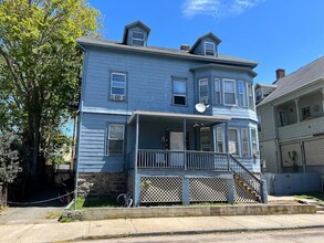 9 Gould St in Newport, RI - Foto de edificio - Building Photo