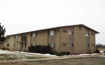 Oxford Village Apartments in Oxford, MI - Building Photo - Building Photo