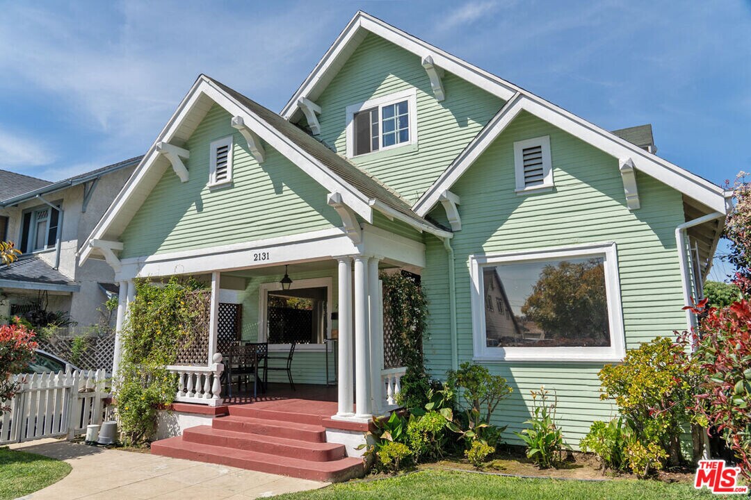 2131 5th Ave in Los Angeles, CA - Building Photo