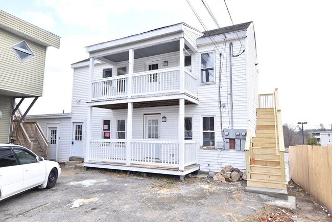 66 Central St in Southbridge, MA - Building Photo - Building Photo