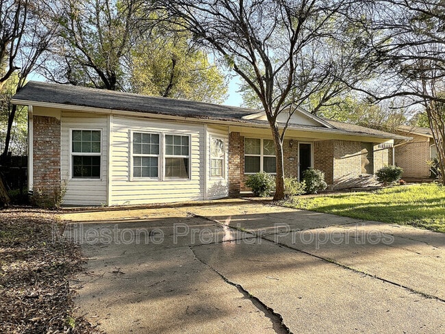218 Kansas St in Sherman, TX - Building Photo - Building Photo