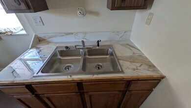 2347 Eoff St in Wheeling, WV - Foto de edificio - Building Photo