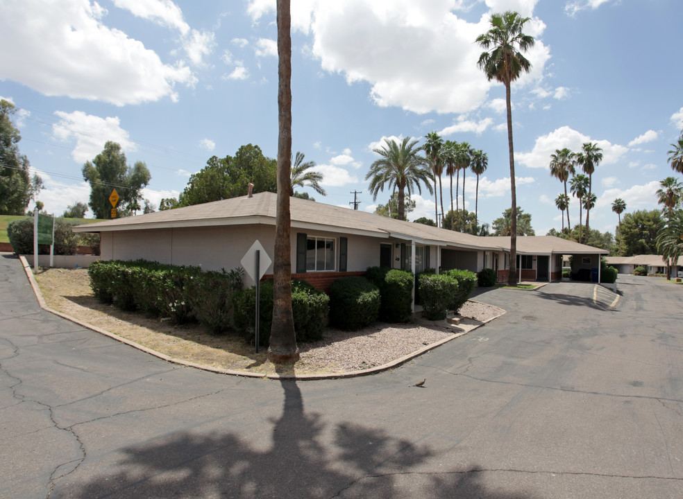 Fairway Terrace Apartments in Mesa, AZ - Building Photo