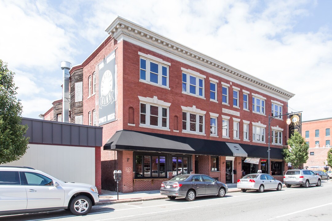 64 Water St in Worcester, MA - Foto de edificio