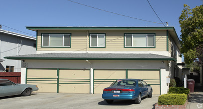 2770 Ganic St in Castro Valley, CA - Foto de edificio - Building Photo