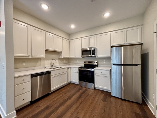 Lofts at Cherry Hill - East Village in Columbia, MO - Foto de edificio - Building Photo