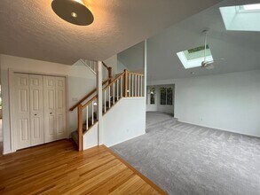 15860 SW Talus Pl in Beaverton, OR - Foto de edificio - Building Photo