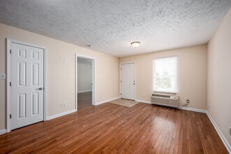 6301 W Kilgore Ave in Muncie, IN - Foto de edificio - Interior Photo