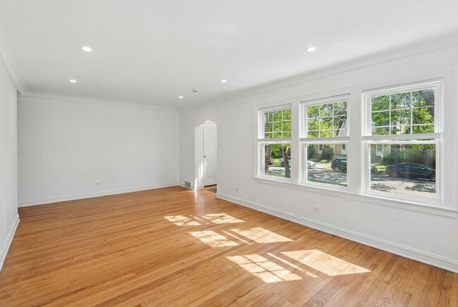 5266 N La Crosse Ave in Chicago, IL - Building Photo - Building Photo