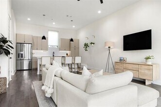 3231 Elihu St in Dallas, TX - Building Photo - Building Photo