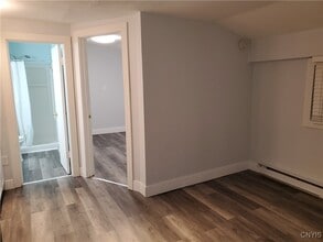 134 W Seneca St in Manlius, NY - Building Photo - Building Photo