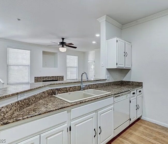 5855 Valley Dr in North Las Vegas, NV - Building Photo - Building Photo