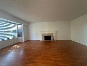 2229 Kings Av in West Vancouver, BC - Building Photo - Building Photo