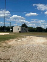 130 Peoples Ln in Nacogdoches, TX - Building Photo