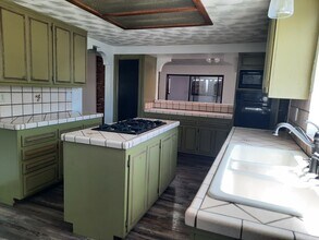 13615 Driftwood Dr in Victorville, CA - Building Photo - Building Photo