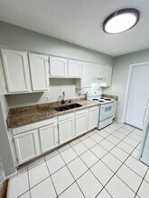 6351-6357 Gateway Ave in Sarasota, FL - Building Photo - Building Photo