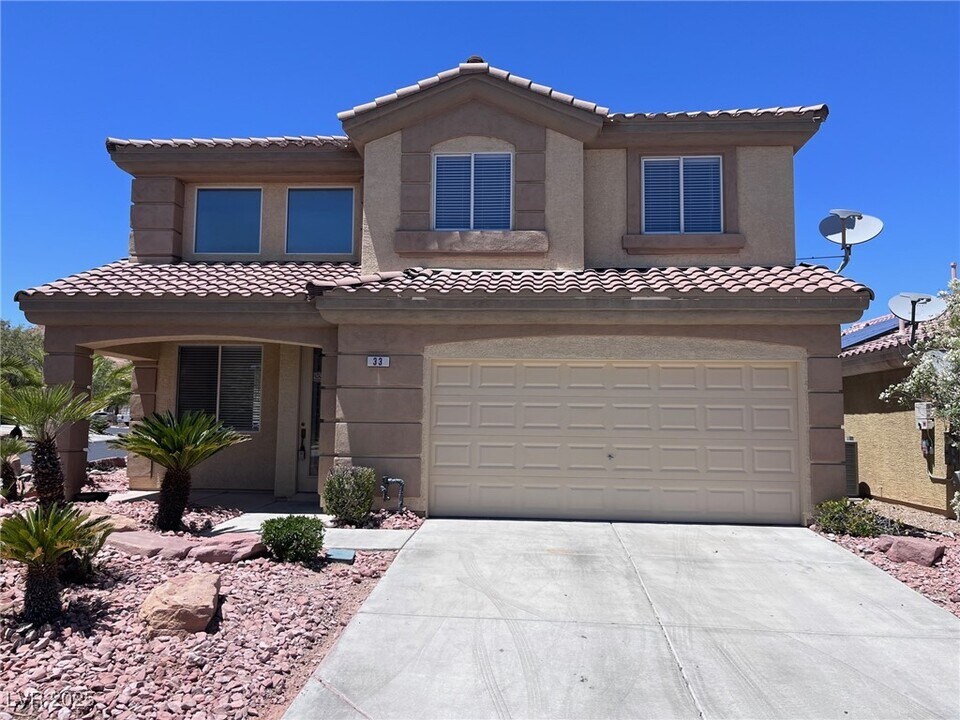 33 Cobbs Creek Way in Las Vegas, NV - Building Photo