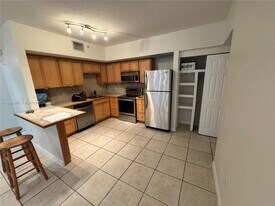 2630 SW 28th St, Unit 16 in Miami, FL - Building Photo