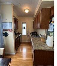 10 Hancock St, Unit 1 in Somerville, MA - Foto de edificio - Building Photo