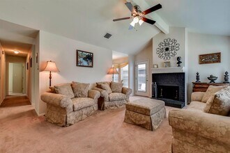 2415 Wisteria Way in Round Rock, TX - Foto de edificio - Building Photo