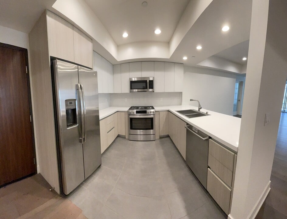 8417 Blackburn Ave. in Los Angeles, CA - Foto de edificio