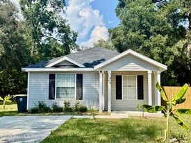 1609 E 12th St in Jacksonville, FL - Building Photo