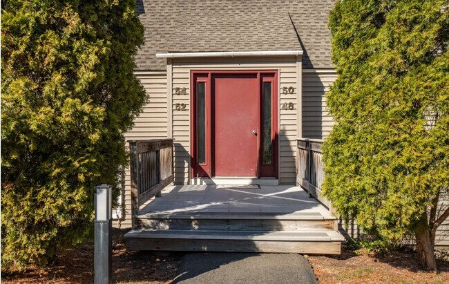 54 Library Ln in Simsbury, CT - Building Photo - Building Photo