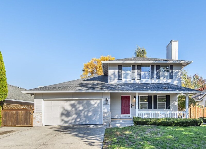 1243 Constitution Ave in Woodburn, OR - Foto de edificio