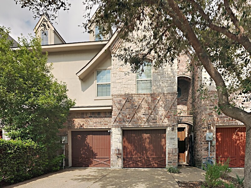 2216 Kirby St in Dallas, TX - Building Photo