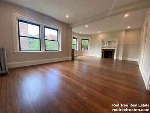 1855 Beacon St, Unit 2 in Brookline, MA - Building Photo - Building Photo