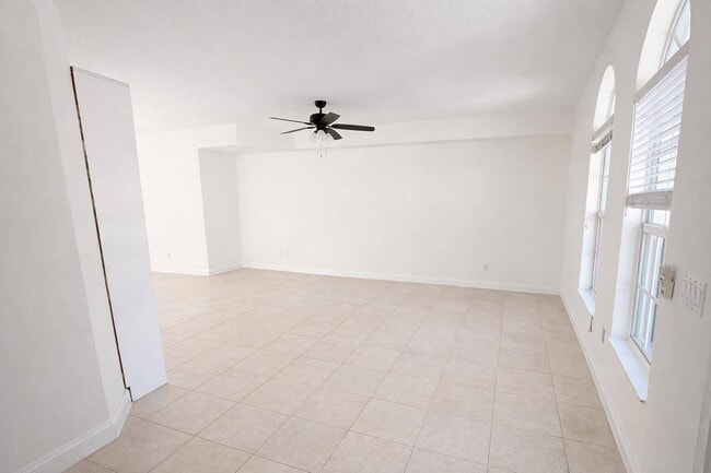 181 Waterford Dr in Jupiter, FL - Building Photo - Building Photo