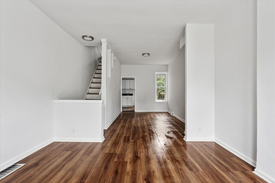 4952 Wakefield St in Philadelphia, PA - Building Photo