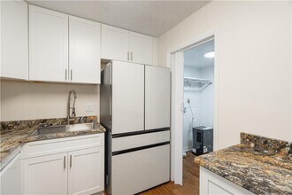 330 Winding River Dr in Atlanta, GA - Building Photo - Building Photo