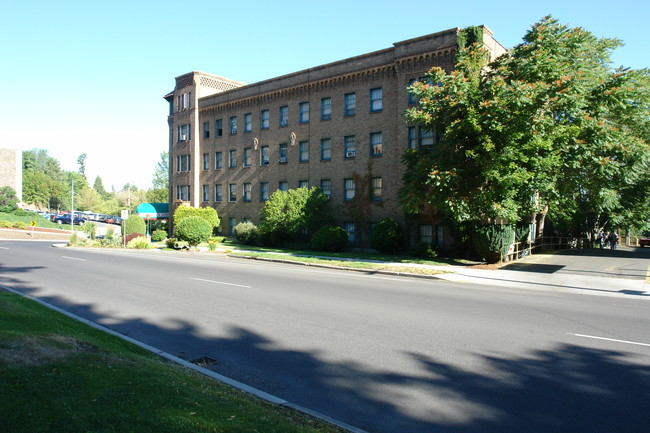 Culmstock Arms Apartments in Spokane, WA - Building Photo - Building Photo