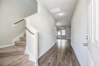 2627 Hoffman Ln in Conroe, TX - Building Photo - Building Photo