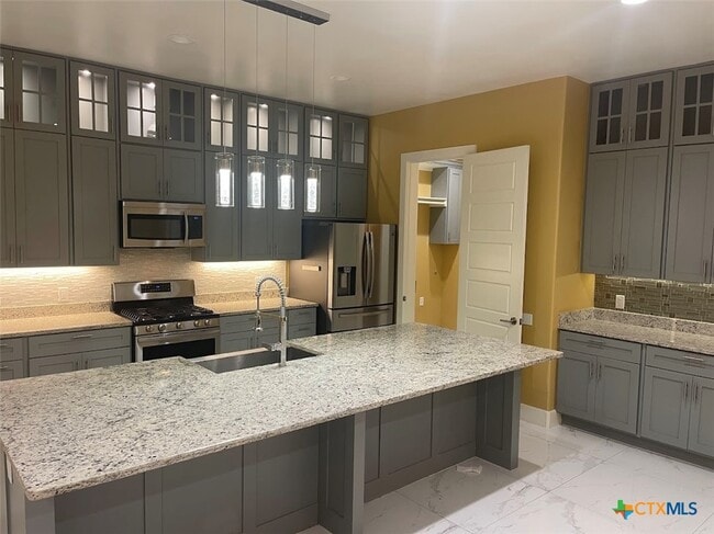 property at 615 Hummingbird Hill