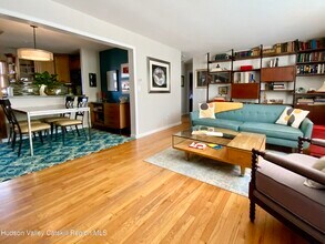 136 N Chestnut St in New Paltz, NY - Building Photo - Building Photo