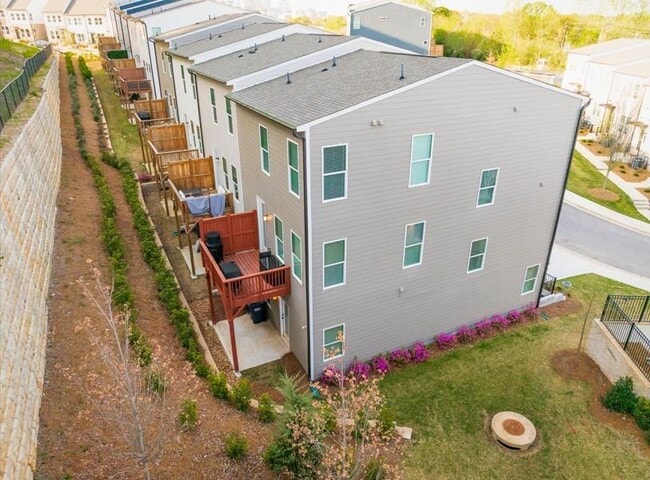 399 Skylar Way SE in Atlanta, GA - Building Photo - Building Photo