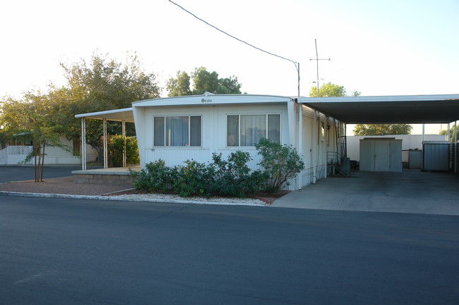 La Villa Mobile Home Park in Las Vegas, NV - Building Photo - Building Photo