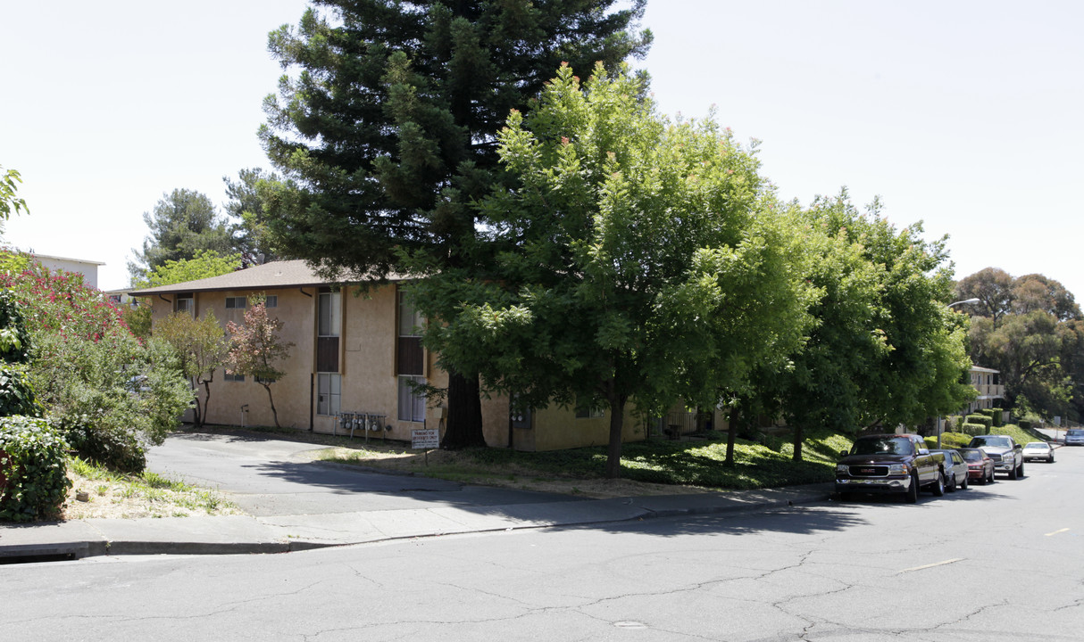 Fleming Ave East Apartments in Vallejo, CA - Building Photo