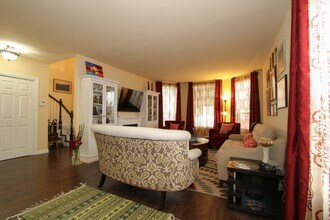 538 A St in Santa Rosa, CA - Building Photo - Building Photo