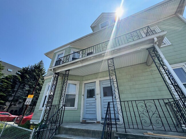 454 Broadway, Unit 3