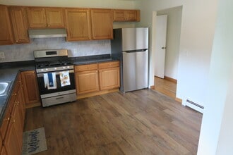 12 N Maple Ave, Unit 2 in Port Jervis, NY - Building Photo - Building Photo