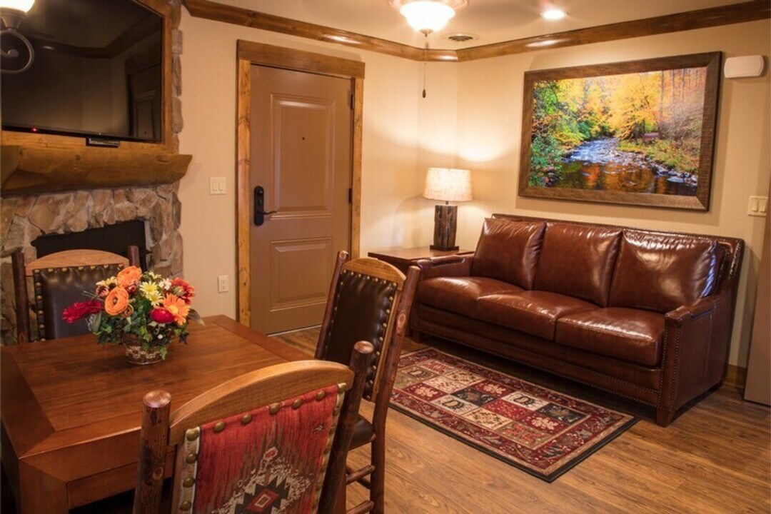 915 Westgate Resorts Rd in Gatlinburg, TN - Building Photo