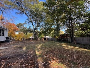 75 Valley Dr in Sound Beach, NY - Building Photo - Building Photo