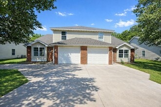 1709 Hanover Blvd in Columbia, MO - Building Photo - Building Photo